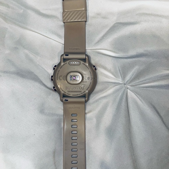 SUUNTO 7 sandstone & rose gold watch - Picture 3 of 3